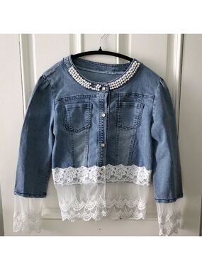 WTY Unique lace &. pearl boho western denim jacket. Mrs on the Back. Size M/L.